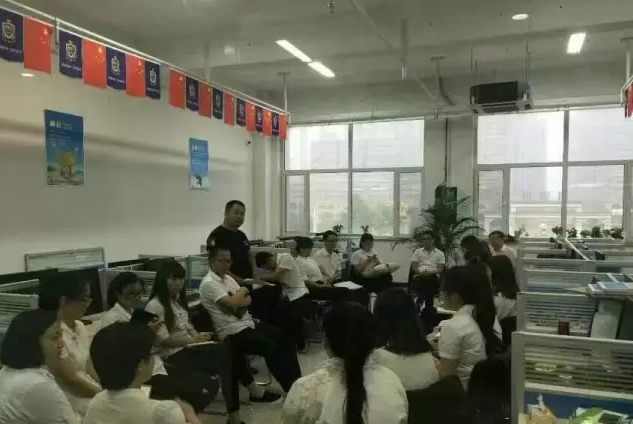 家人們開(kāi)展學(xué)習探討活動(dòng)。 