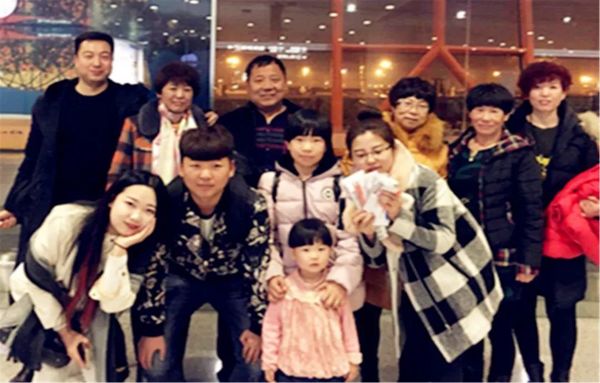 過(guò)生日的家人 過(guò)生日的家人