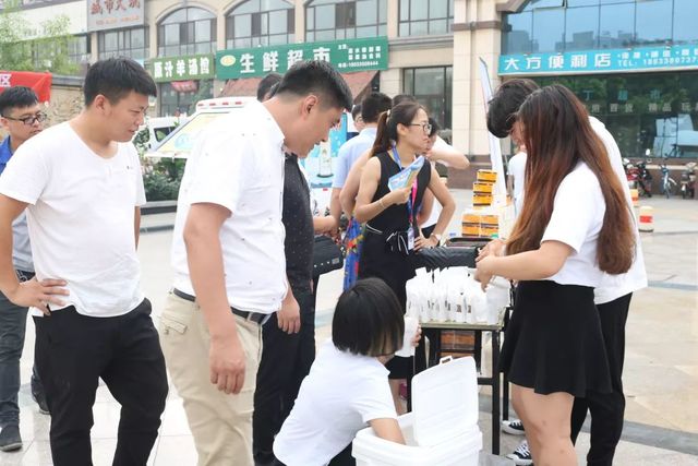 附近居民對集團項目進(jìn)行咨詢(xún)