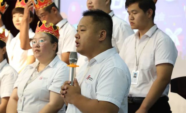 集團運營(yíng)副總裁趙明華 集團運營(yíng)副總裁趙明華