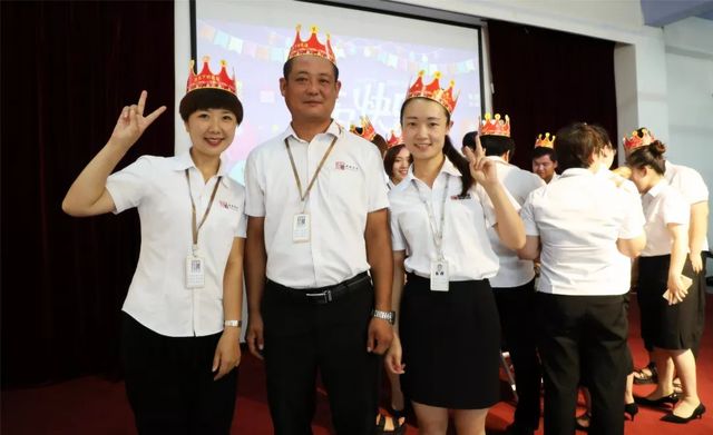 乾港集團7月員工生日會(huì ) 乾港集團7月員工生日會(huì )