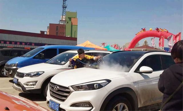 李總逸掌幫上門(mén)蒸汽洗車(chē)正式運營(yíng)