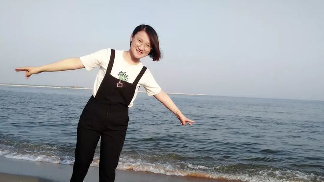 丁紅艷-乾港網(wǎng)絡(luò )總經(jīng)理