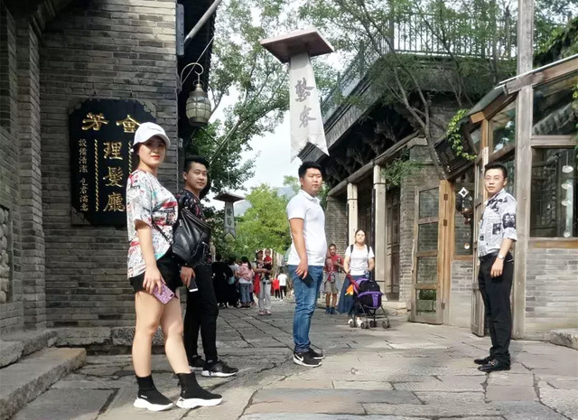 乾港集團商務(wù)部?jì)?yōu)秀經(jīng)理人旅游活動(dòng)