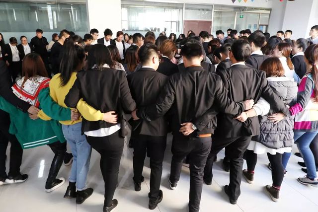 乾港生日會(huì )