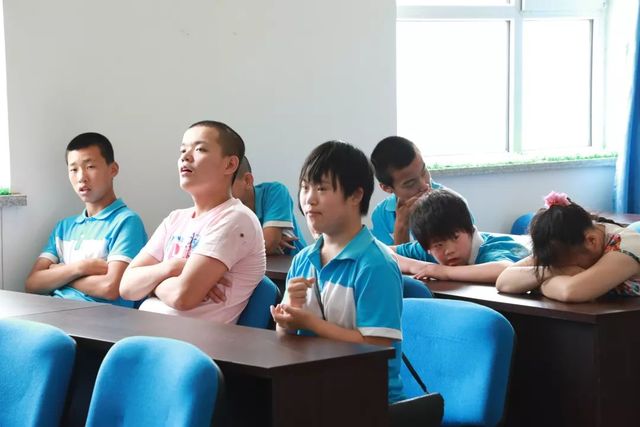 乾港關(guān)愛(ài)兒童 乾港關(guān)愛(ài)兒童