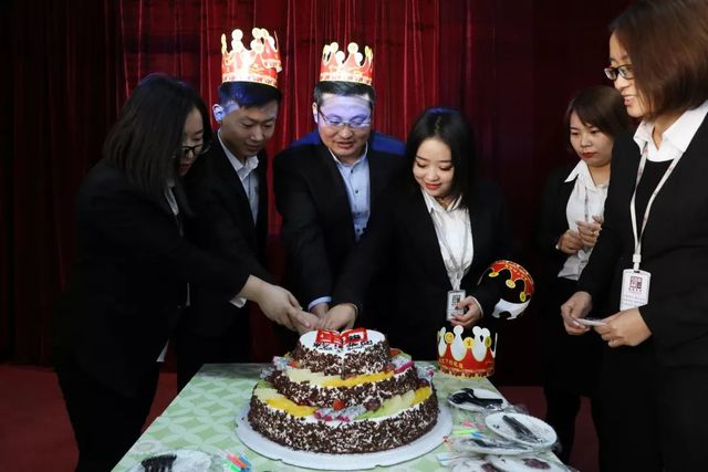 乾港生日會(huì )