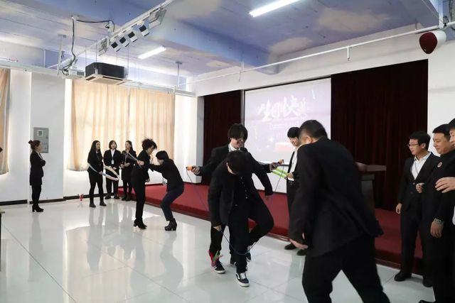 乾港生日會(huì )