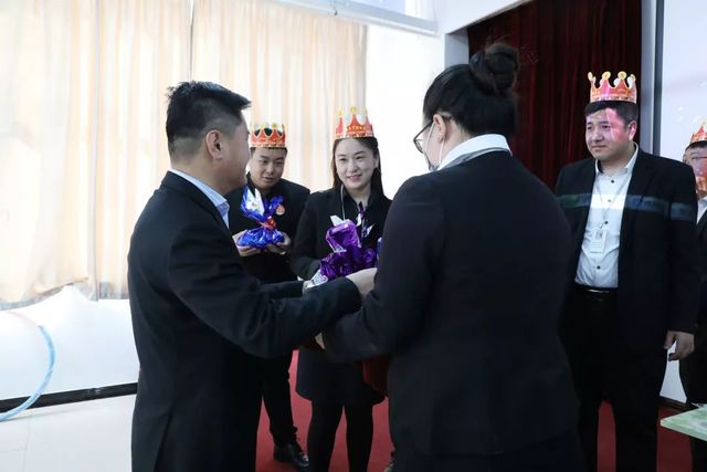 乾港生日會(huì )