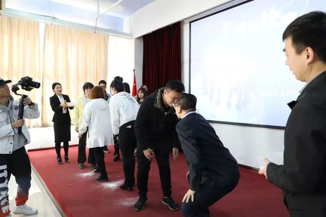 乾港生日會(huì ) 乾港生日會(huì )